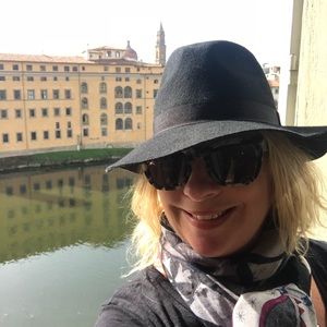 Meet your Posher, Andrea